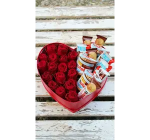 Букет з солодощів та квітів з мила "Солодке кохання". Букет із цукерками